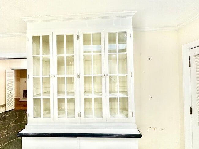 Building Photo - 952 Hawthorne Ln