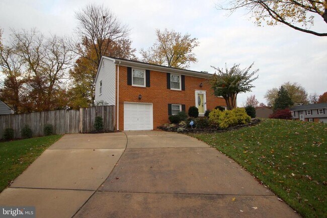 Building Photo - 4500 Lantern Pl