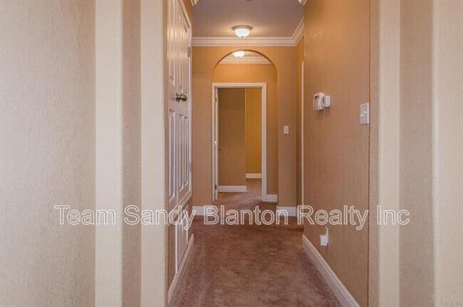Building Photo - 542 S 72nd Ave
