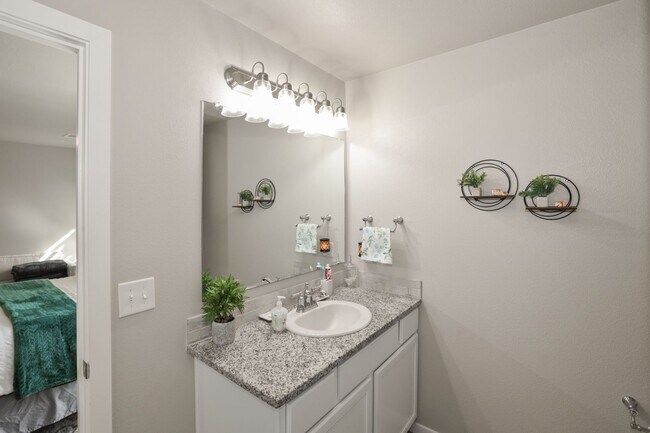 Building Photo - 3/2/2 Rental in the Meadows ~ 1743 Wesleyan!