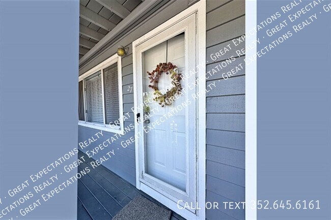 Building Photo - 20800 River Dr