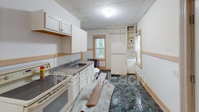 Primary Photo - 76 Ave A