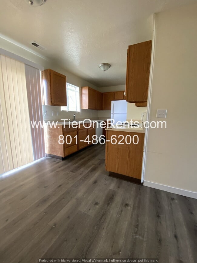 Building Photo - NO DEPOSIT option available for qualified renters!