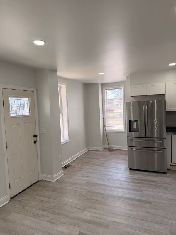 Building Photo - 328 Pattison St