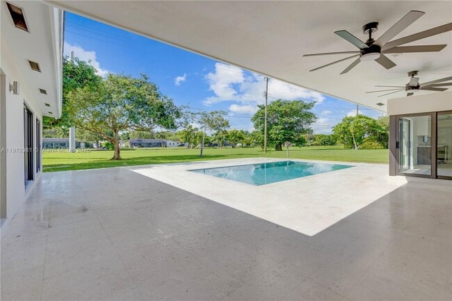 Building Photo - 8000 SW 139th Ter