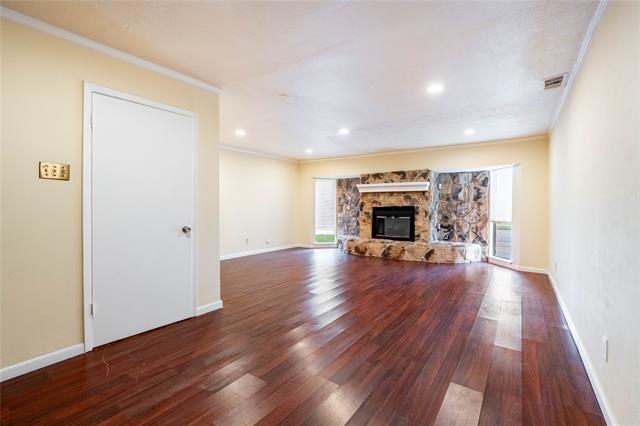 Building Photo - 510 Cranbrook Park