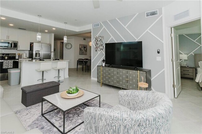 Building Photo - 15285 Green Acre Avenue Unit 418