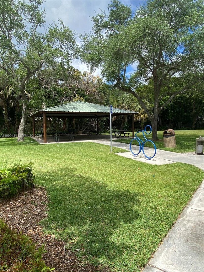 Building Photo - 1855 NE 121st St