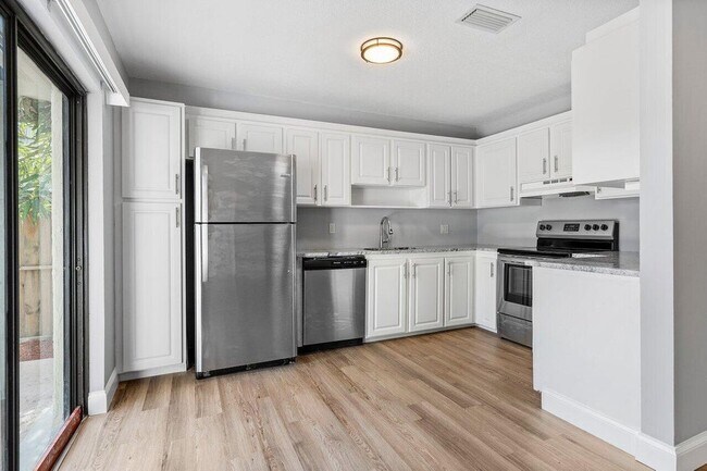 Building Photo - 1781 N Congress Ave