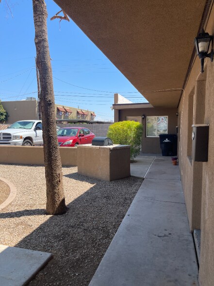 Building Photo - 2715 W Tuckey Ln