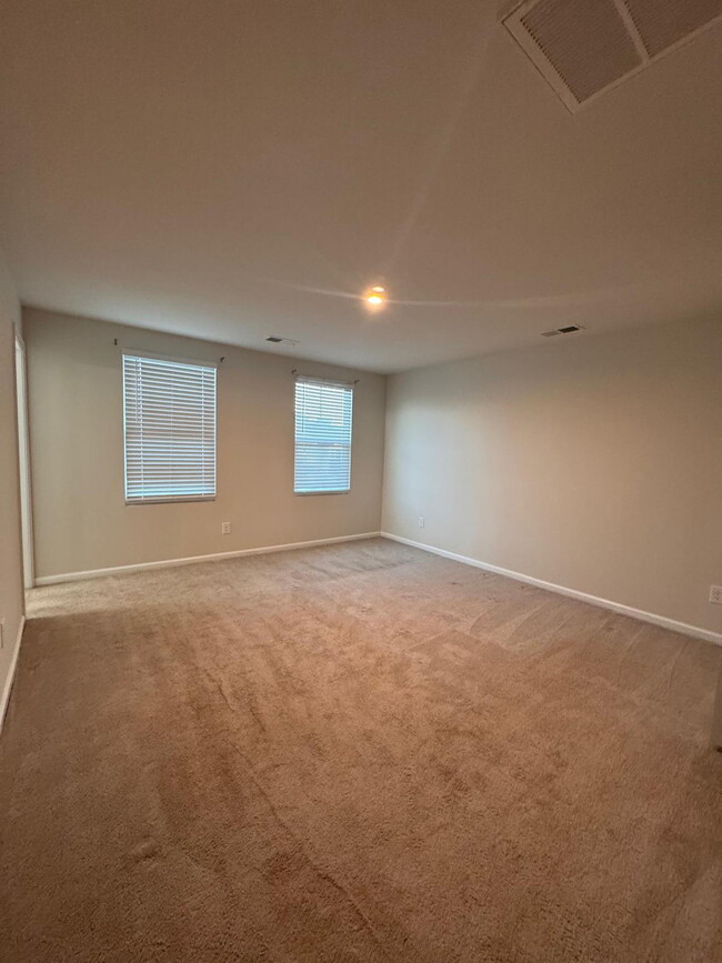 Building Photo - Beautiful 4-Bed, 2.5-Bath Home in Lyman – ...