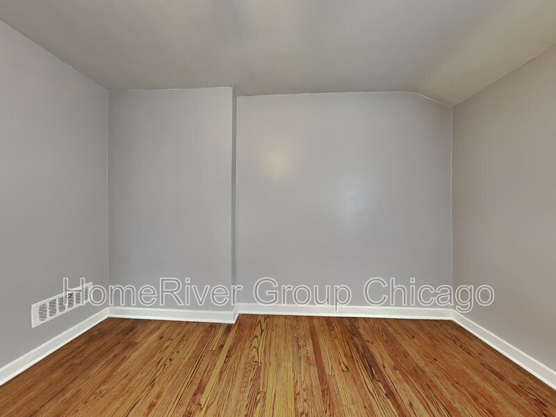 Building Photo - 2209 E 97th St