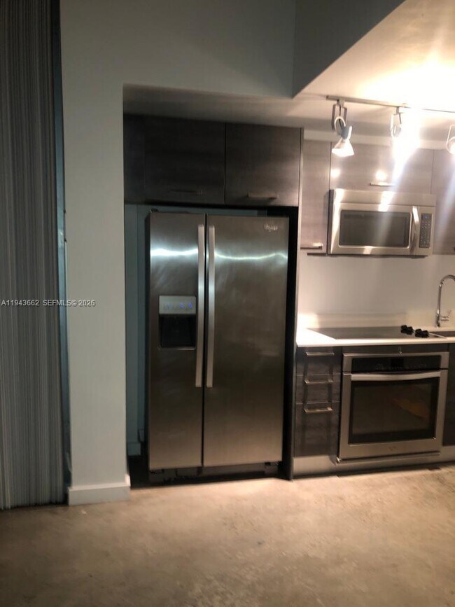 Building Photo - 151 SE 1st St