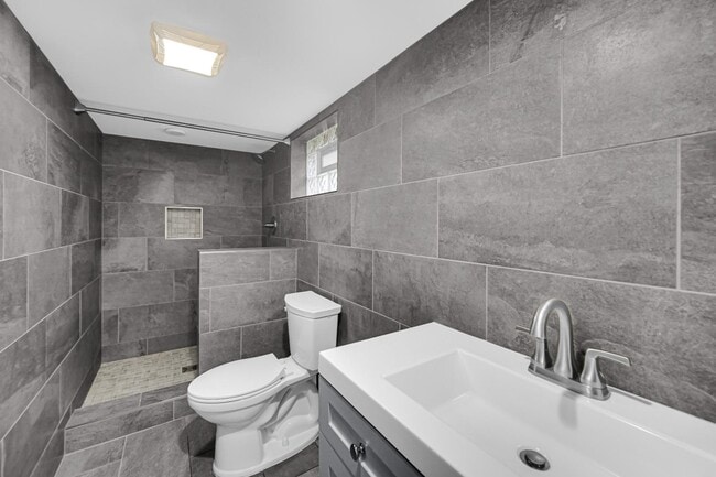 Building Photo - 303 N Harvey St