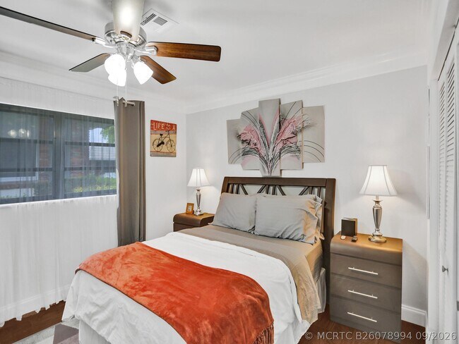 Building Photo - 340 Orange Tree Dr