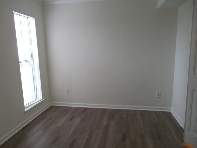 Building Photo - 1101 Colony Pl Dr