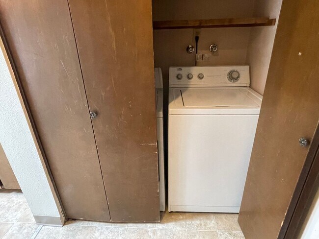 Building Photo - 2 Bedroom, 1 Bathroom Duplex in Blaine