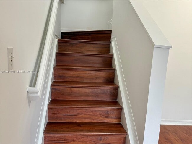 Building Photo - 2311 SE 24th Ct