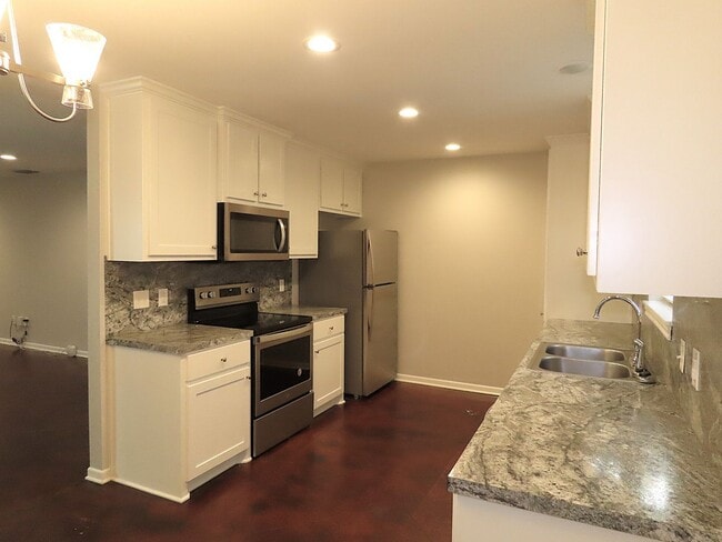Building Photo - Updated 2 Bedroom, 1 Bath Duplex in Whiteh...