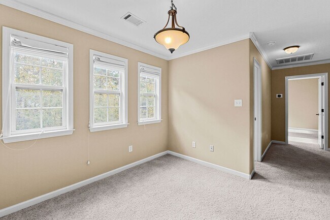 Building Photo - Grovetown home in pool community!