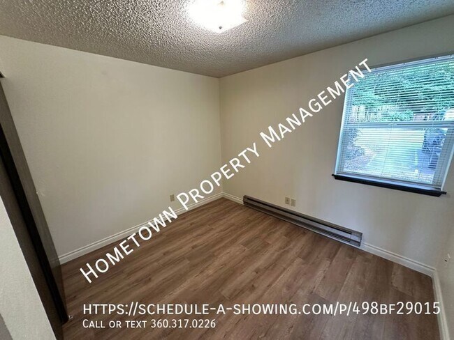 Building Photo - Beautiful 2 Bedroom, 1 Bath Apartment on P...