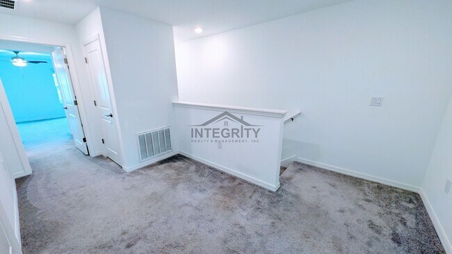 Building Photo - 6049 Shiner St