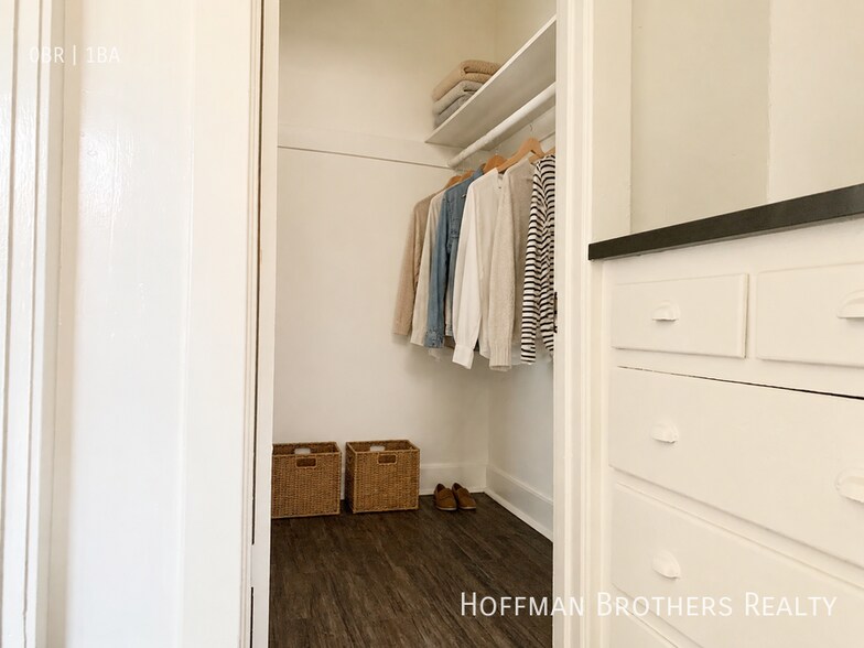 Building Photo - 563 Heliotrope Dr