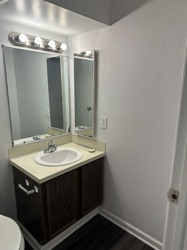 Building Photo - 3164 Central Ave