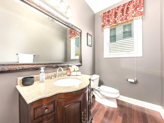 Building Photo - 2504 Skylane Dr