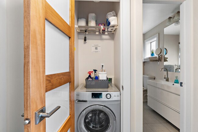 Building Photo - 925 N 9th St