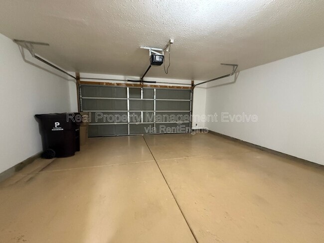 Building Photo - 8145 W Palo Verde Ave