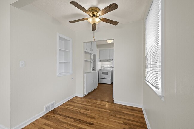 Building Photo - Cozy 3-Bedroom Ranch with Garage in Charming Old Towne Bellevue