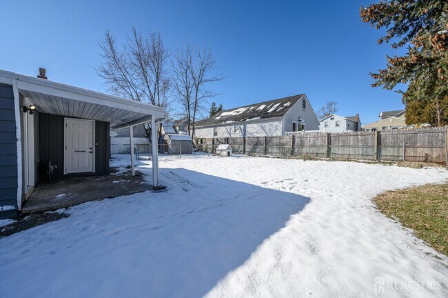 Building Photo - 8 Orchard St