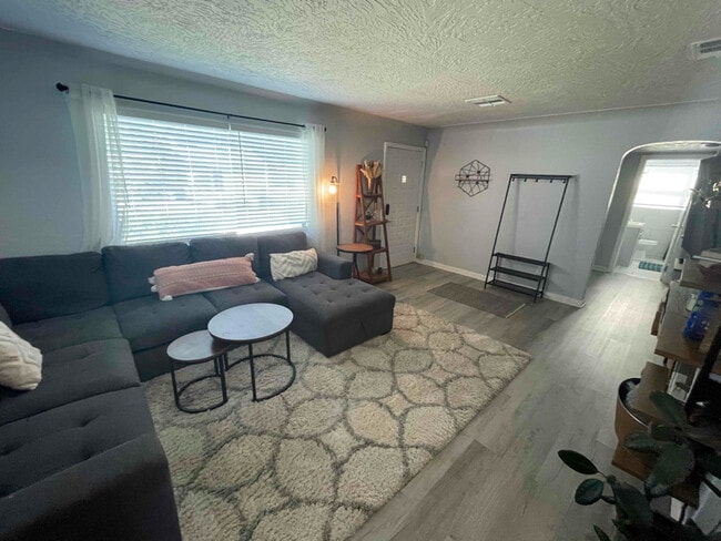 Building Photo - 1465 15th St S