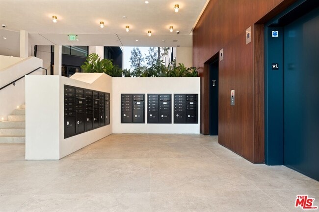 Building Photo - 3004 W Sunset Blvd