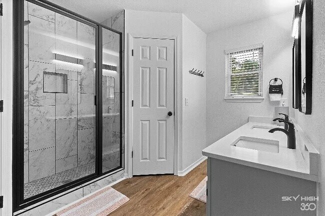 Building Photo - 3829 W Gardenia Dr