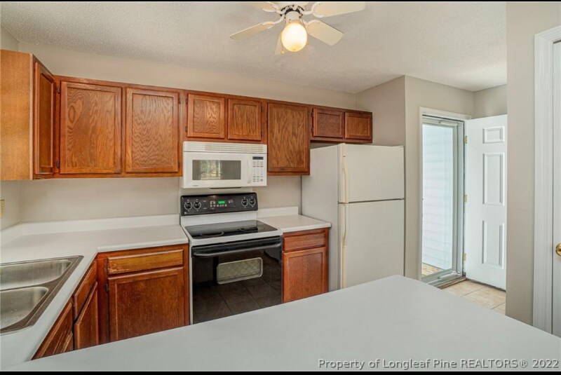 Building Photo - 596 Countrytown Dr