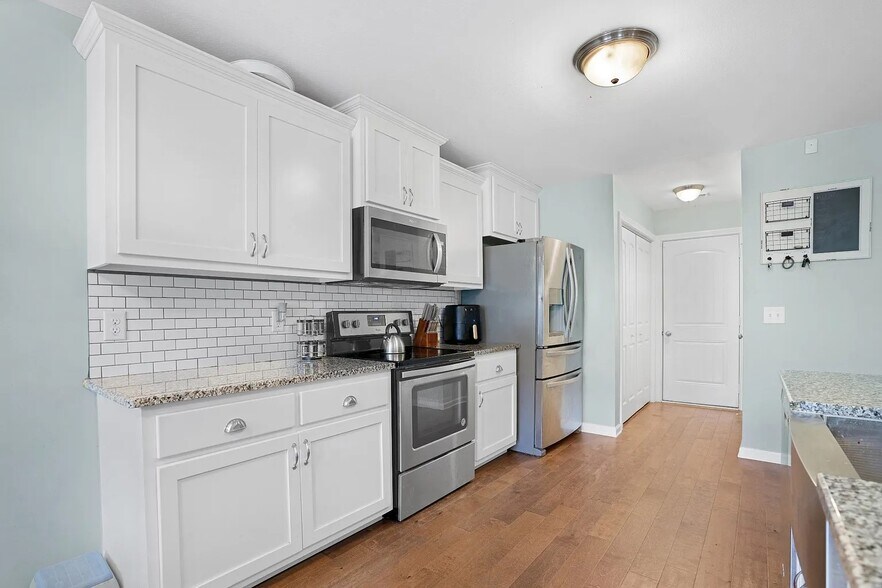 Building Photo - 1379 Freedom Dr