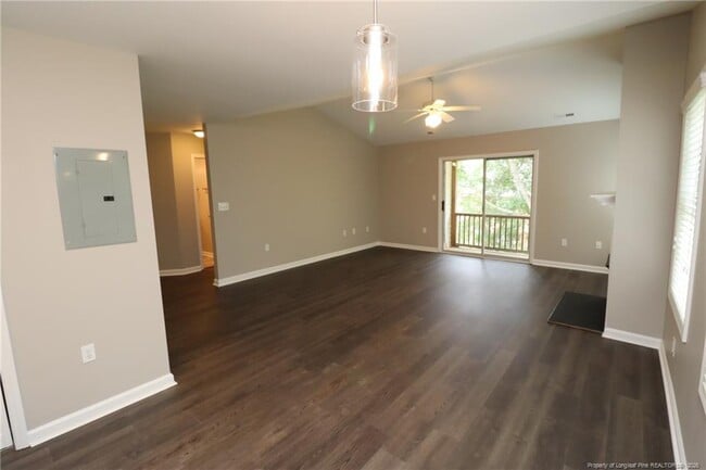 Building Photo - 2023 Bulon Dr