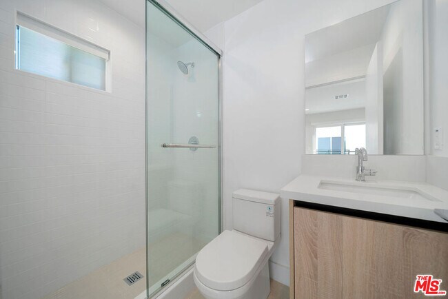 Building Photo - 5221 Cleon Ave