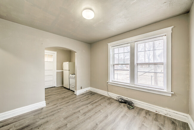 Building Photo - 4062 South Grand Boulevard - 2S