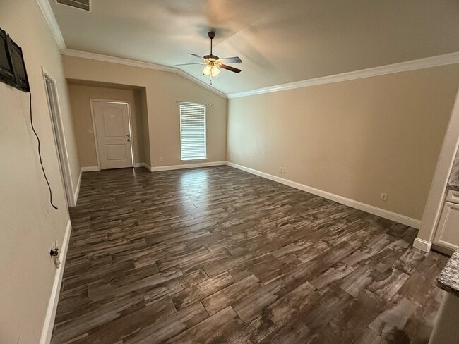 Building Photo - 1001 E 95th St