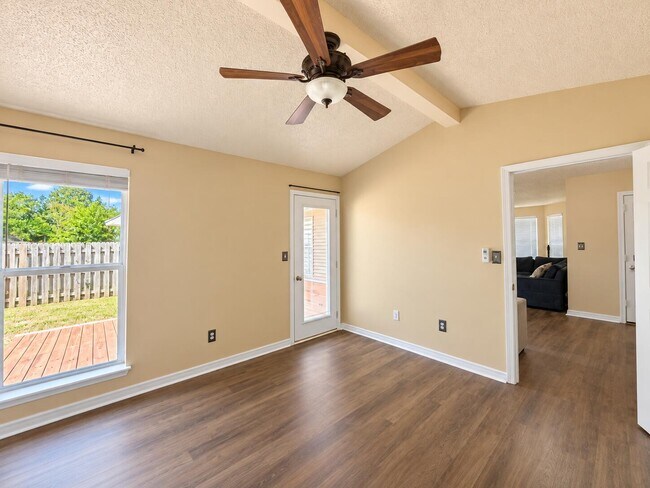 Building Photo - 3022 Blue Pine Ln