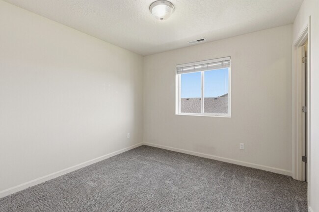 Building Photo - 7610 S Dour St