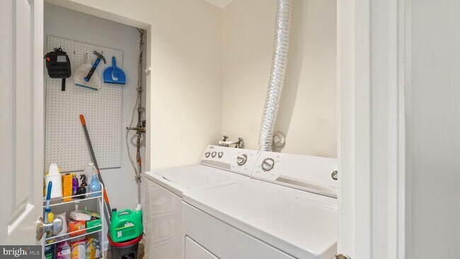 Building Photo - 2017 Headlands Cir