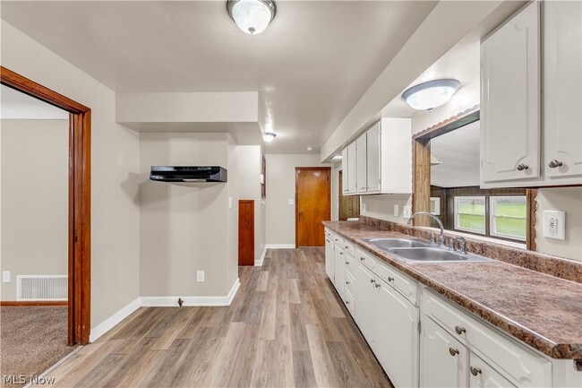 Building Photo - 25121 Price Rd