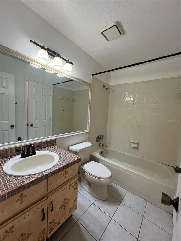 Building Photo - 605 Youngstown Pkwy