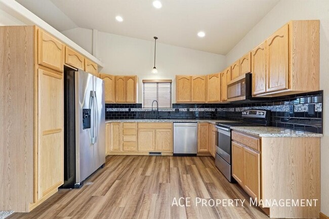 Building Photo - 14835 Fox Trail