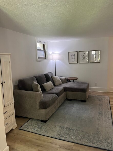 Building Photo - 205 Standish Ave