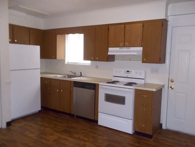 Building Photo - 232 Waterville St